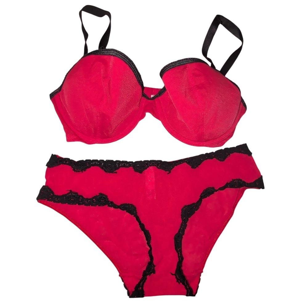 Vintage Y2K Victoria's Secret Coral Black Lace Trim Bra and Panty Lingerie Set